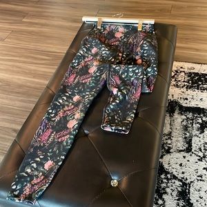BNWT Beyond Yoga Floral Leggings!